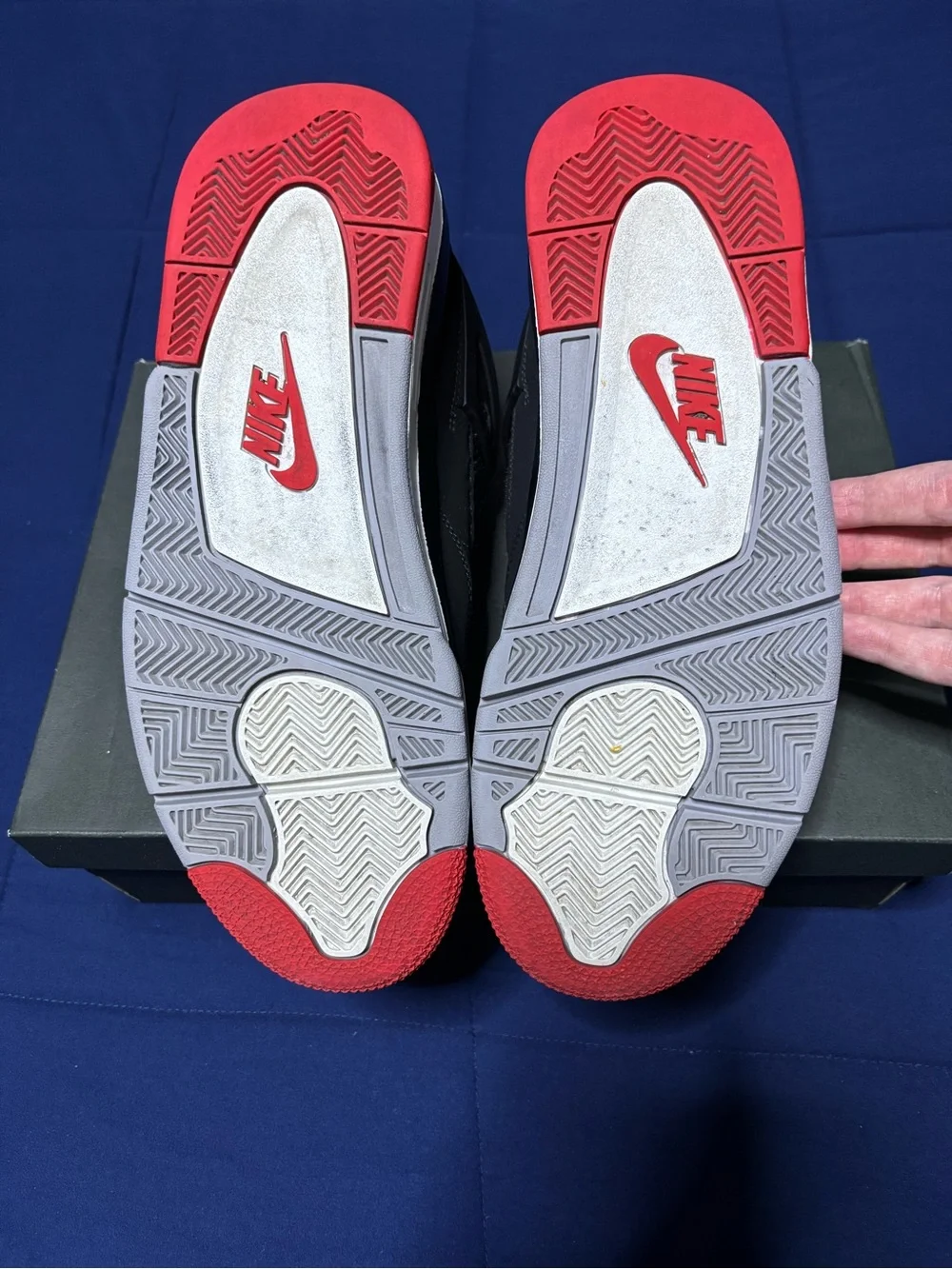Jordan 4 Retro OG Bred 2019 Size 10.5